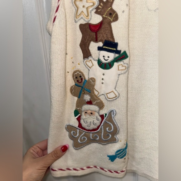 White Christmas Vest - Picture 3 of 6